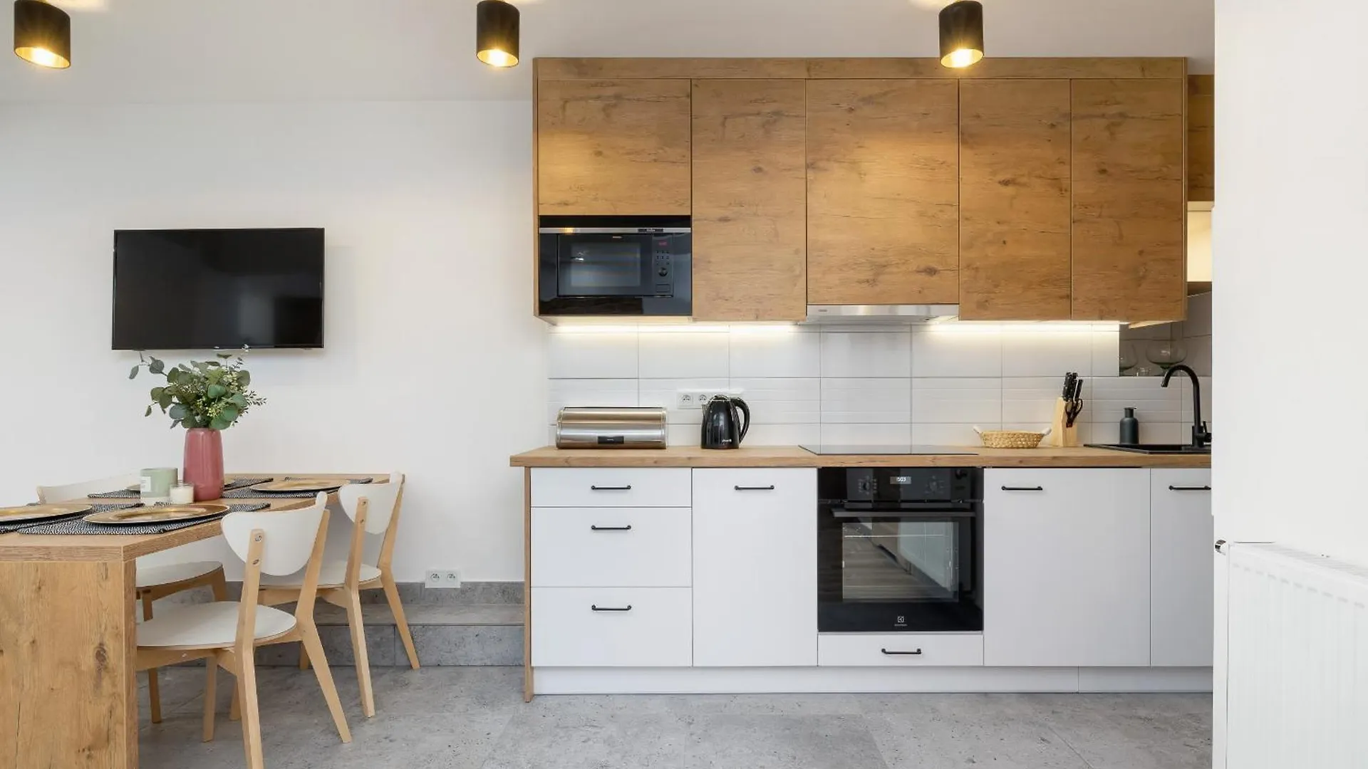 Classic Apartments Moniuszki In Krakow By Noclegi Renters